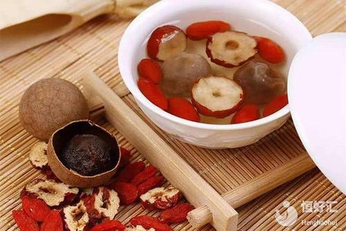 多囊卵巢綜合癥要如何治療呢？醫(yī)生：調(diào)理為主！